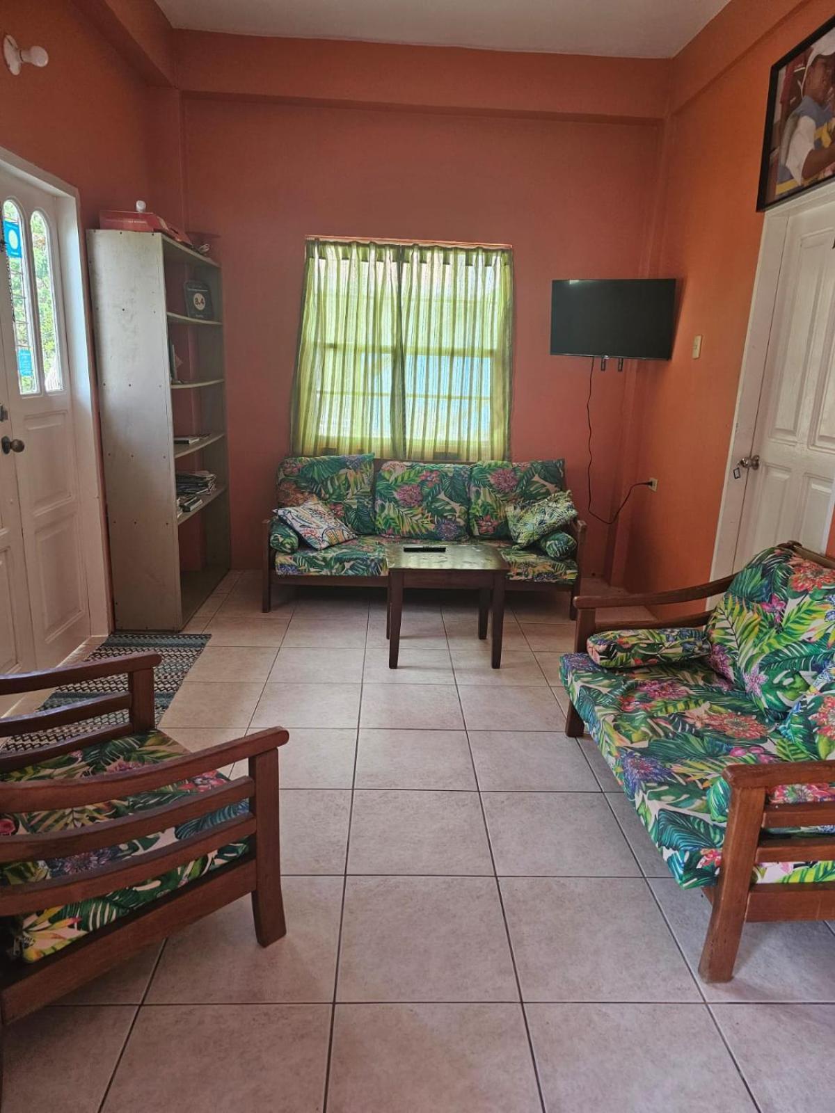 Fish Tobago Guesthouse Or Joy And Brandon Guesthouse Buccoo 客房 照片