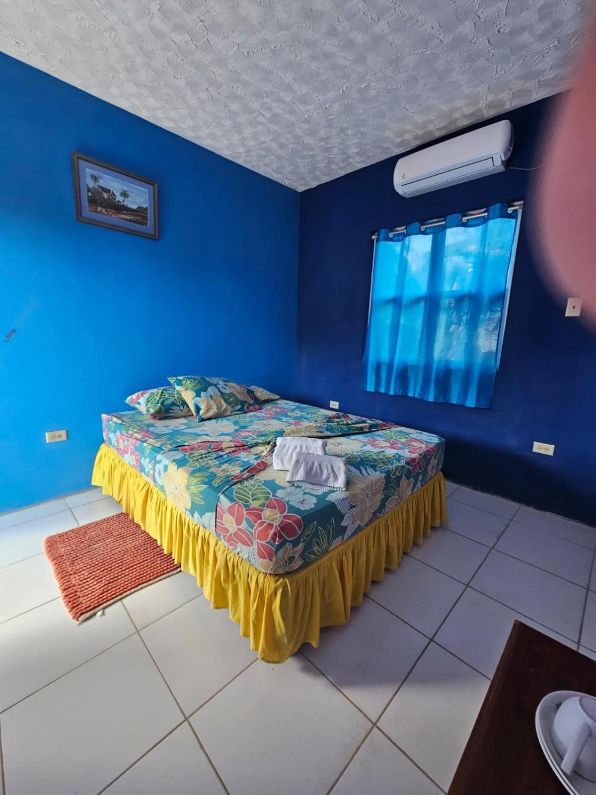 Fish Tobago Guesthouse Or Joy And Brandon Guesthouse Buccoo 客房 照片
